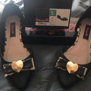 Betsey Johnson Betseyville point toe d’orsay flat